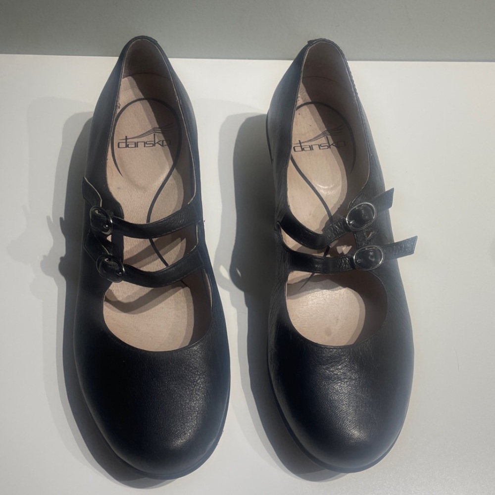 Dansko Womens Josie Mary Jane Shoe  Black